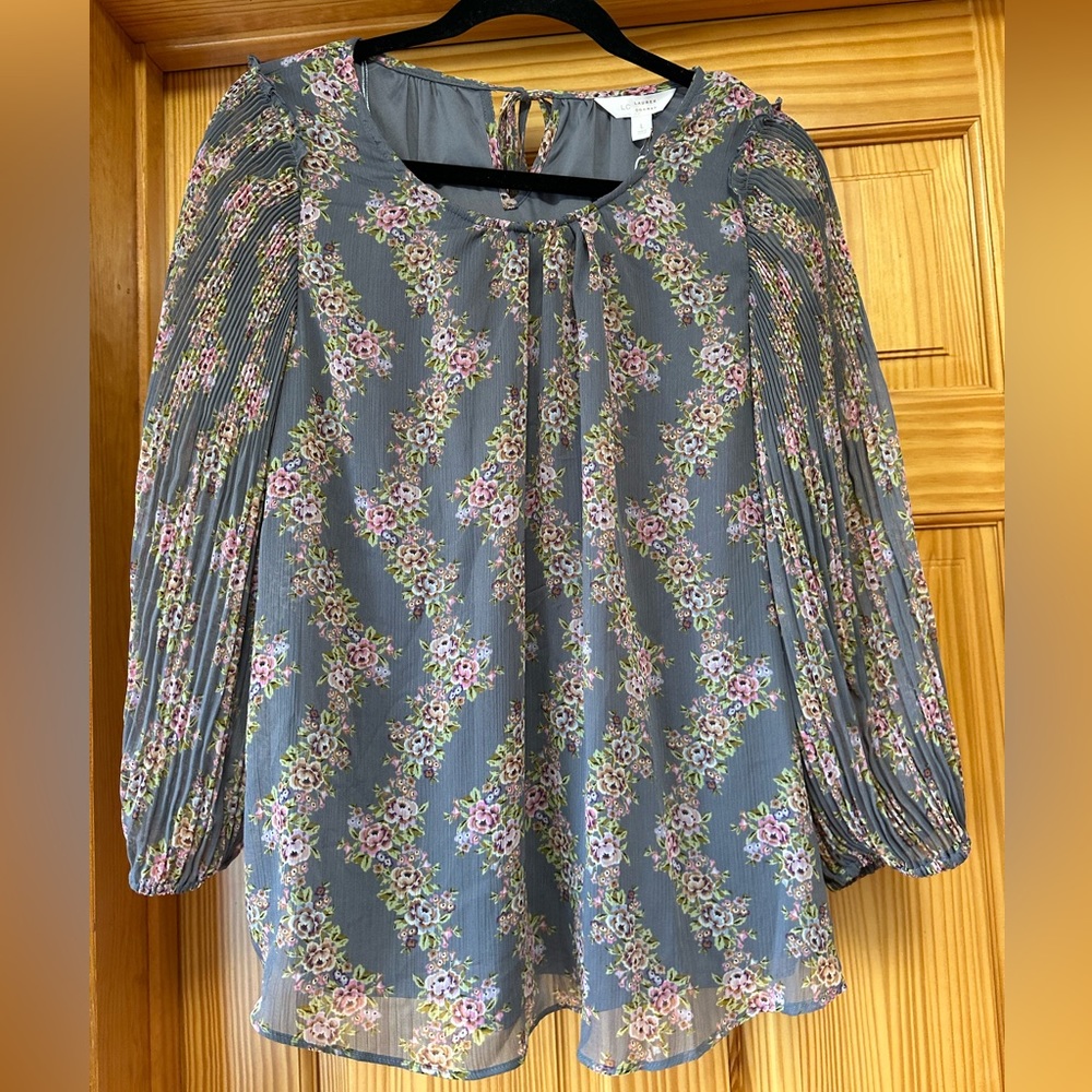 Lauren Conrad Floral Grey Blouse. NWT